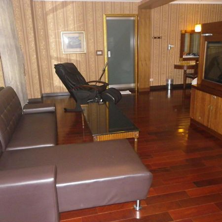 Sunflower Motel Hsinchu City Exterior photo