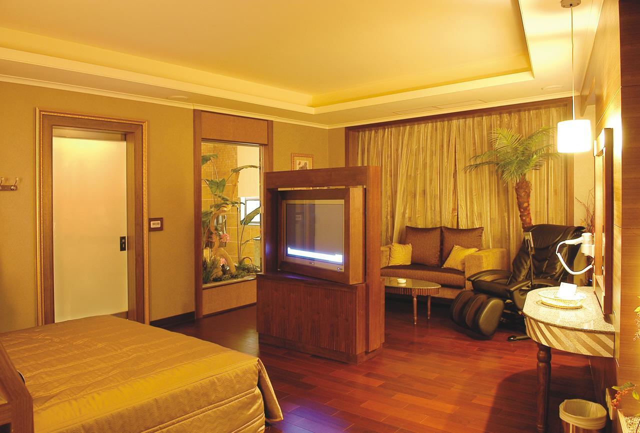 Sunflower Motel Hsinchu City Exterior photo